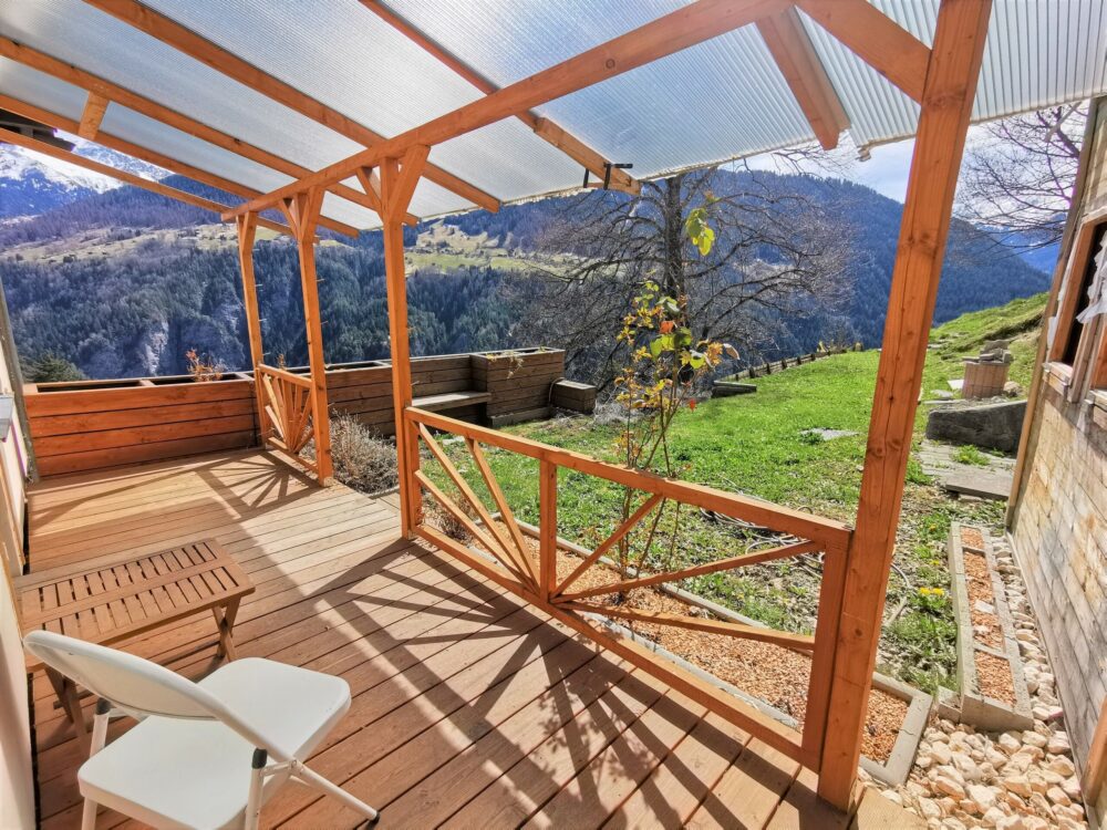 Überdacht mit Gartenzugang