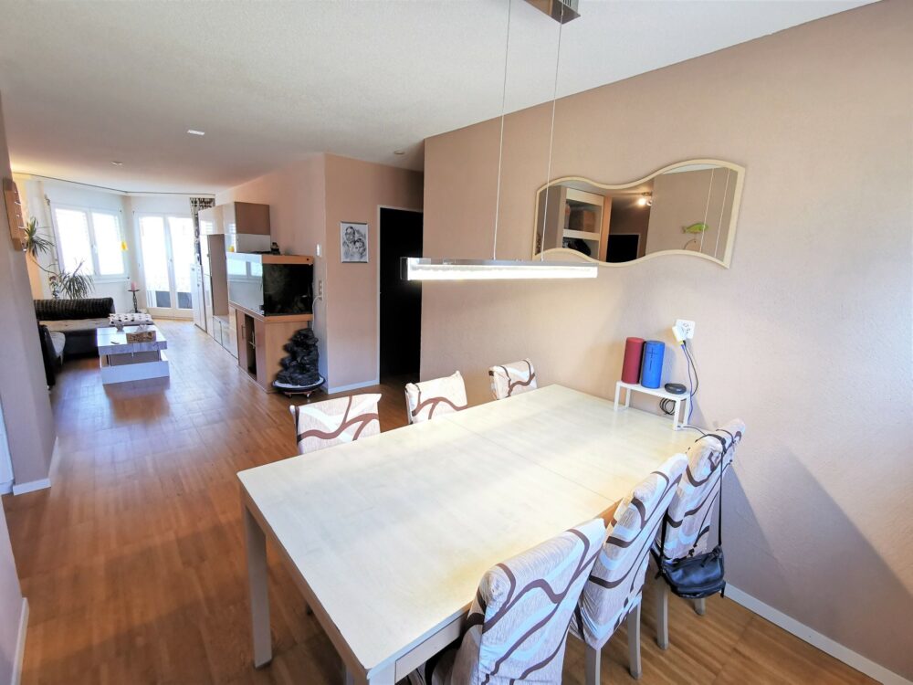 Offenes Wohn- und Esszimmer