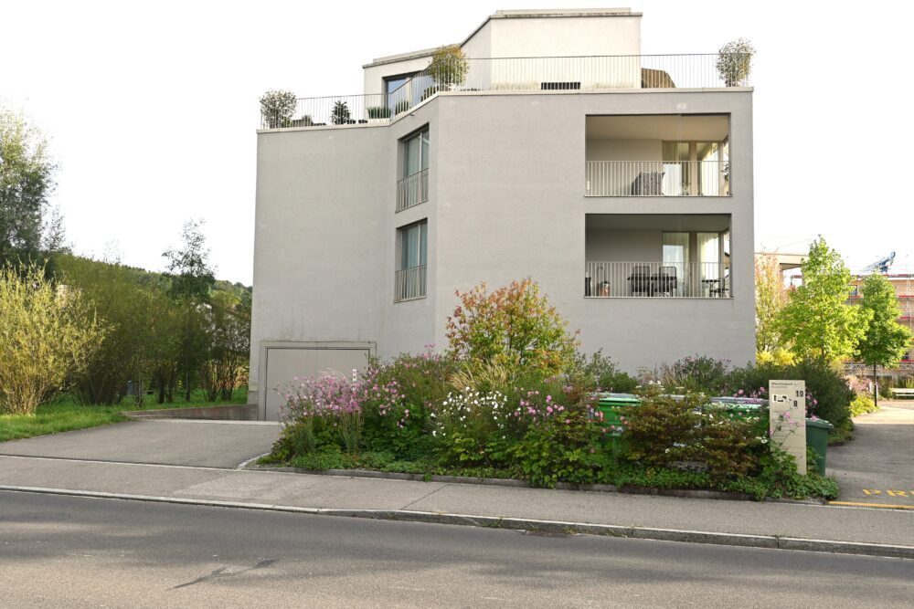 Underground parking space in the heart of Bonstetten