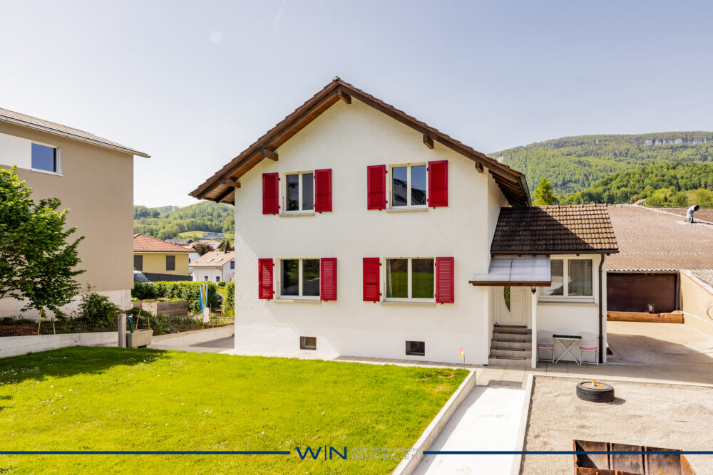 Schmucke Erscheinung