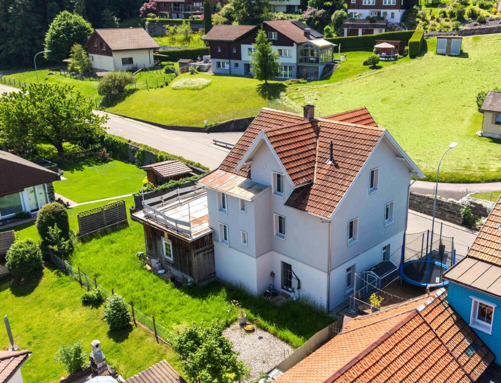 Rar und begehrt - Familienhaus Rar und energiesaniert – mit Garten und Garage