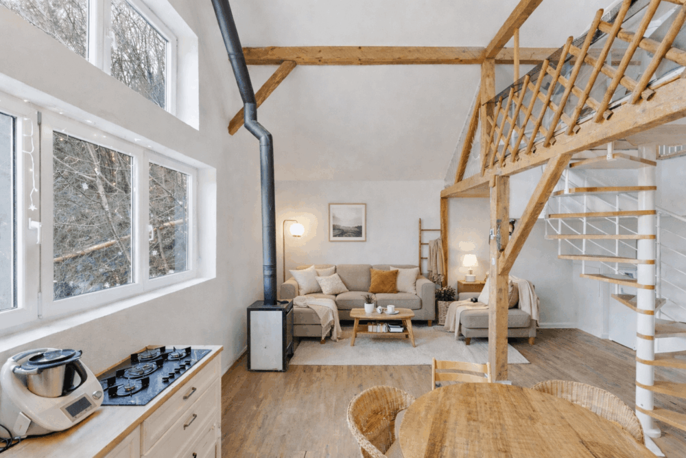 https://we-net.ch/wp-content/uploads/propstack/5507665/scheune_20wohnzimmer_20staging.png