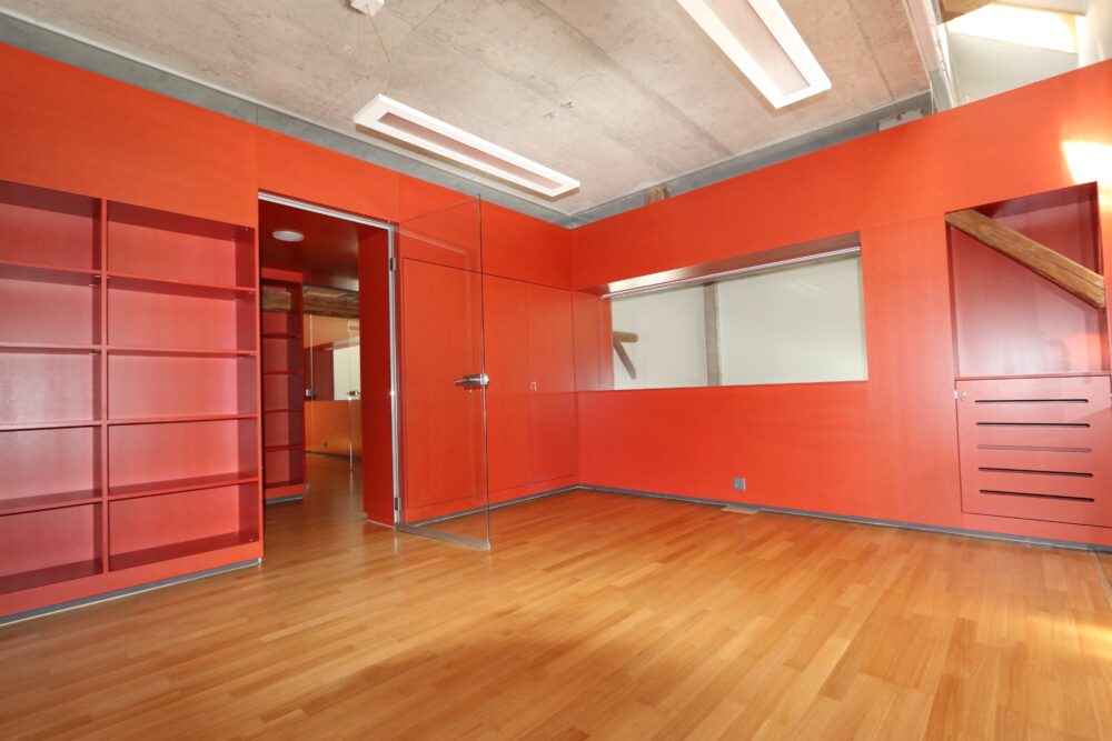 https://we-net.ch/wp-content/uploads/propstack/5578883/16_buro-a-auf-podest.jpg