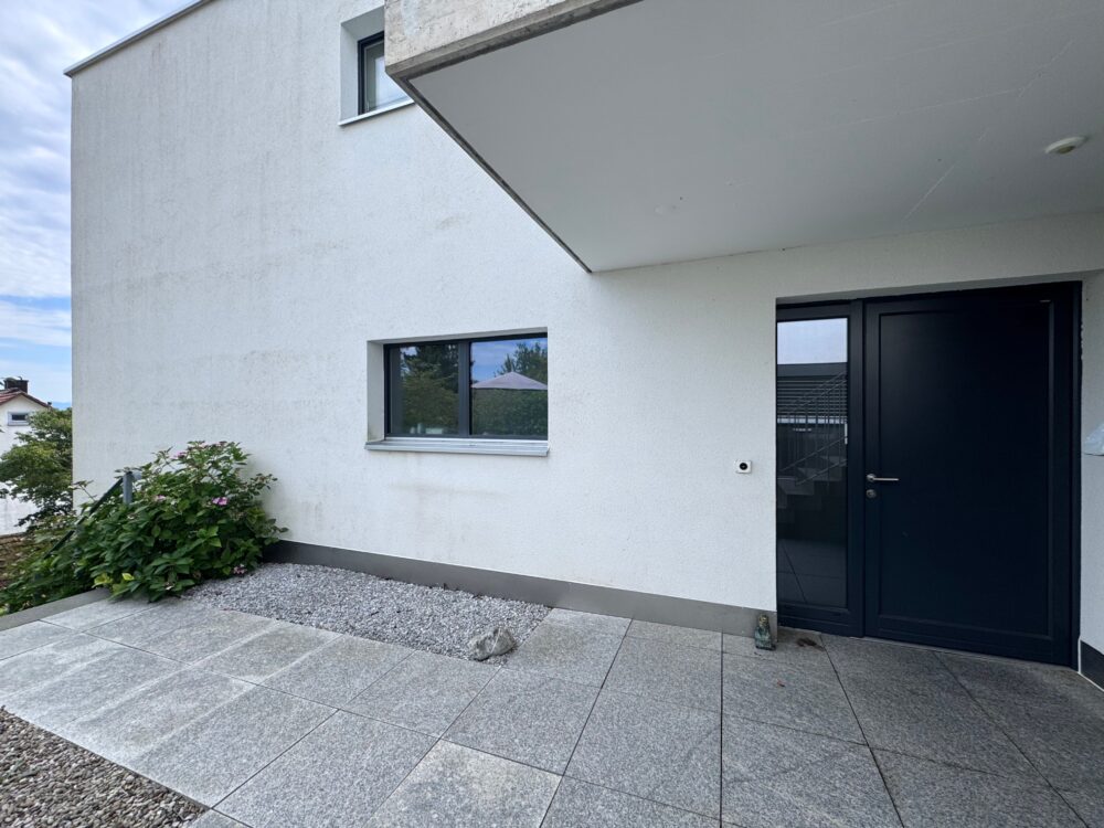 Modernes Design trifft Geborge Nachhaltige Wohlfühloase im ruhigen Quartier