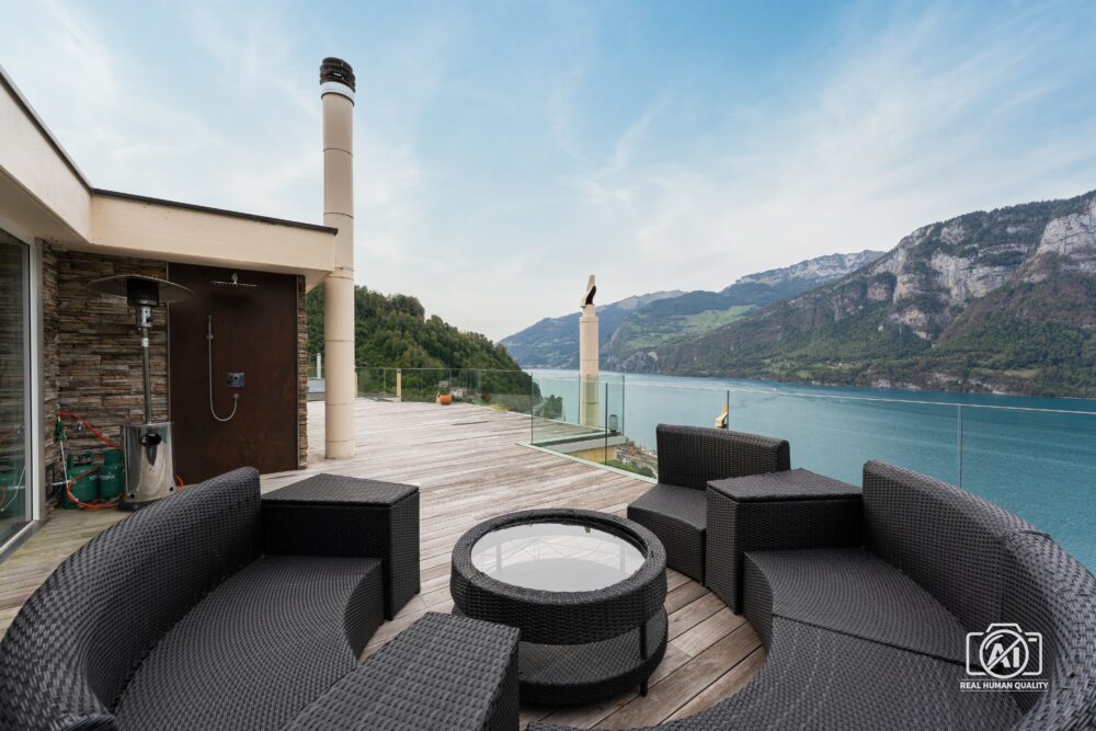 Live where others go on vacation Penthouse terrace apartment with panoramic lake view
