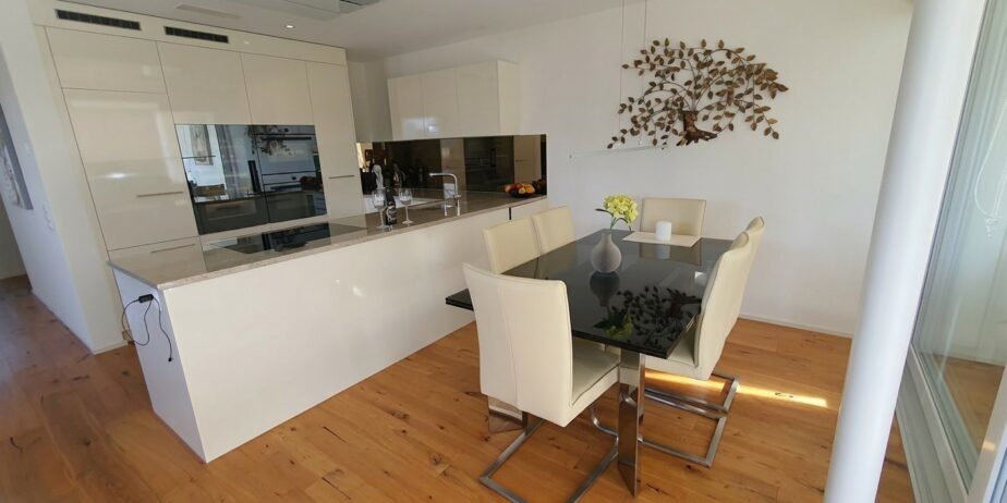 https://we-net.ch/wp-content/uploads/propstack/6137422/kueche_esszimmer-924x462-1.jpeg