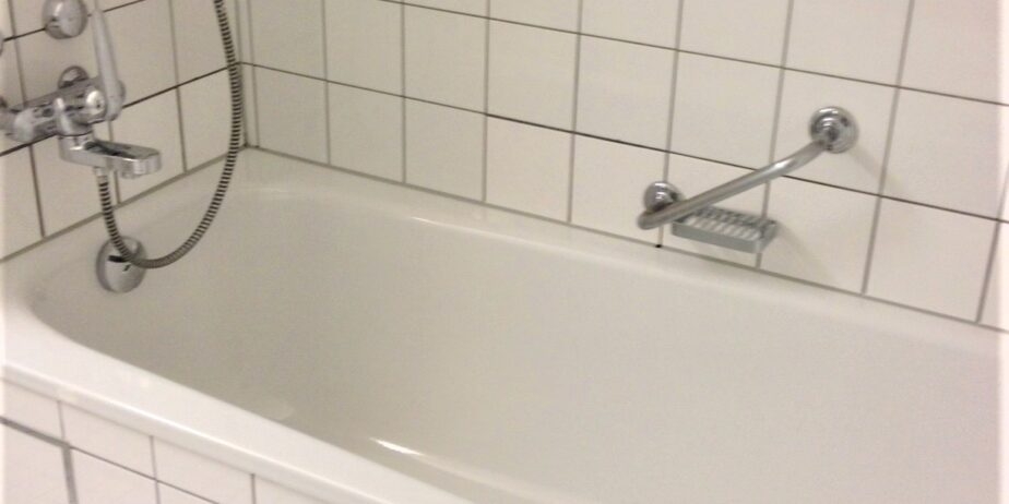 https://we-net.ch/wp-content/uploads/propstack/6233038/badewanne-924x462-1.jpeg