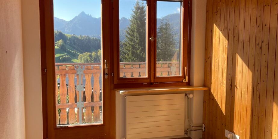 https://we-net.ch/wp-content/uploads/propstack/6277294/zimmer2-1-stock-924x462-1.jpeg